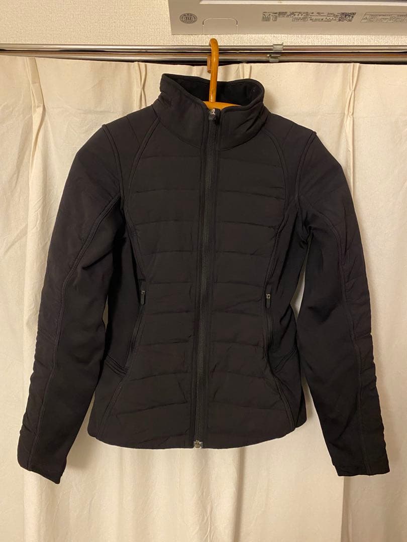 ルルレモン　lululemon ダウンジャケット