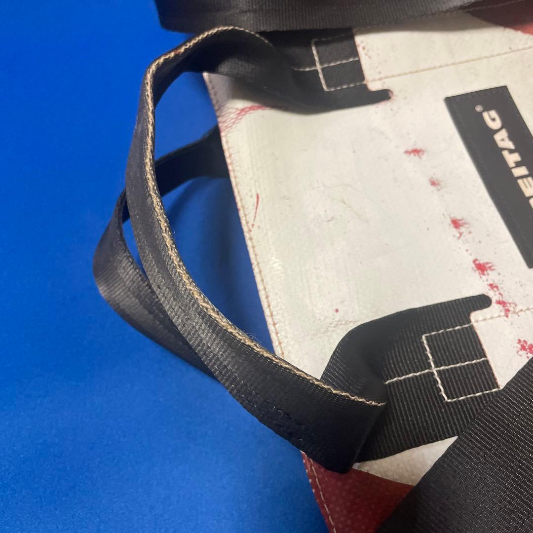 FREITAG ショルダーバッグ 赤白 - メルカリ