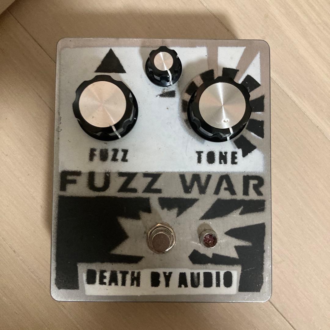 DEATH BY AUDIO FUZZ WAR 底値 Amazon.com: Death by Audio Fuzz War Pedal w/ Power Supply