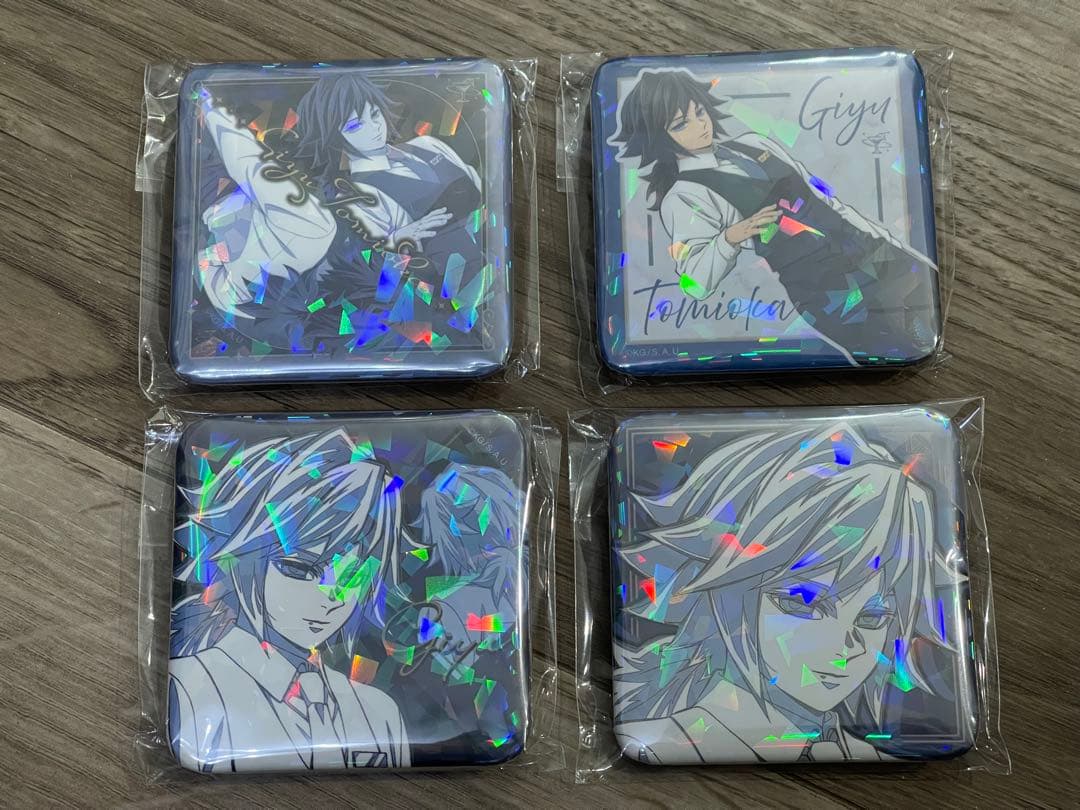 鬼滅の刃 ufotable モクテルバー　冨岡 義勇　グリッター缶バッジ　4種 鬼滅の刃 モクテルバー コレクションロト グリッター缶バッジ 冨岡義勇