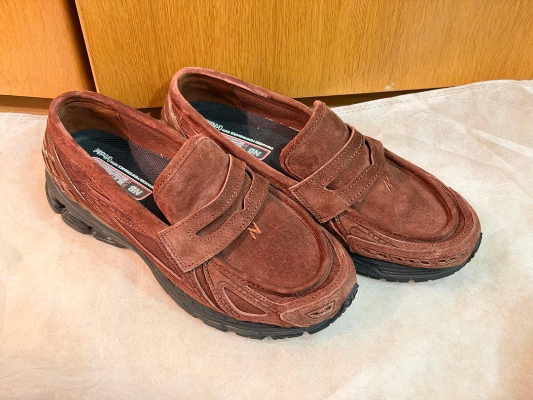 靴 New Balance 1906L Rich Oak Suede