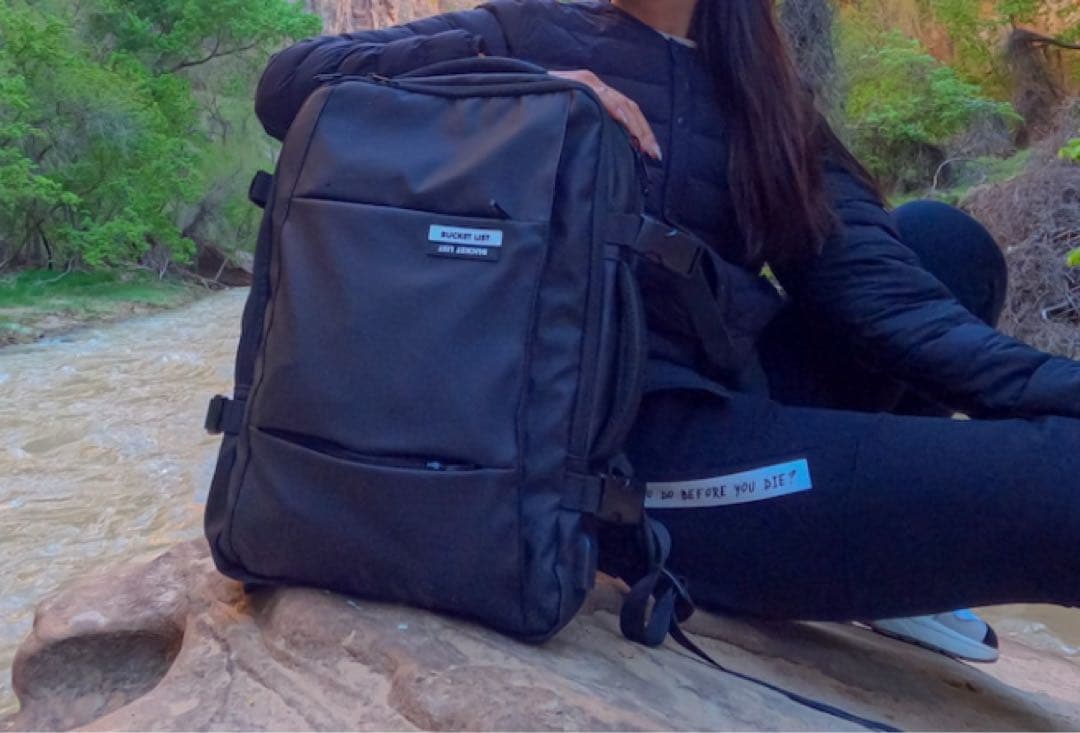 Bucketlist ブラックバックパック 20L-35L