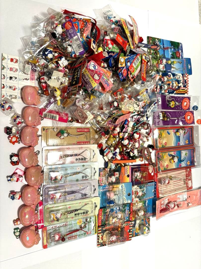 ご当地 ハローキティ　根付け　ストラップ　限定　Sanrio 186個