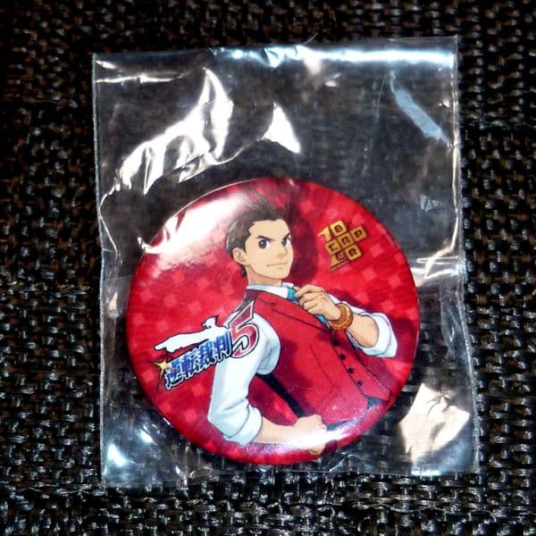 逆転裁判5　王泥喜法介　 缶バッジ カプコン　カフェ　バー　パセラ