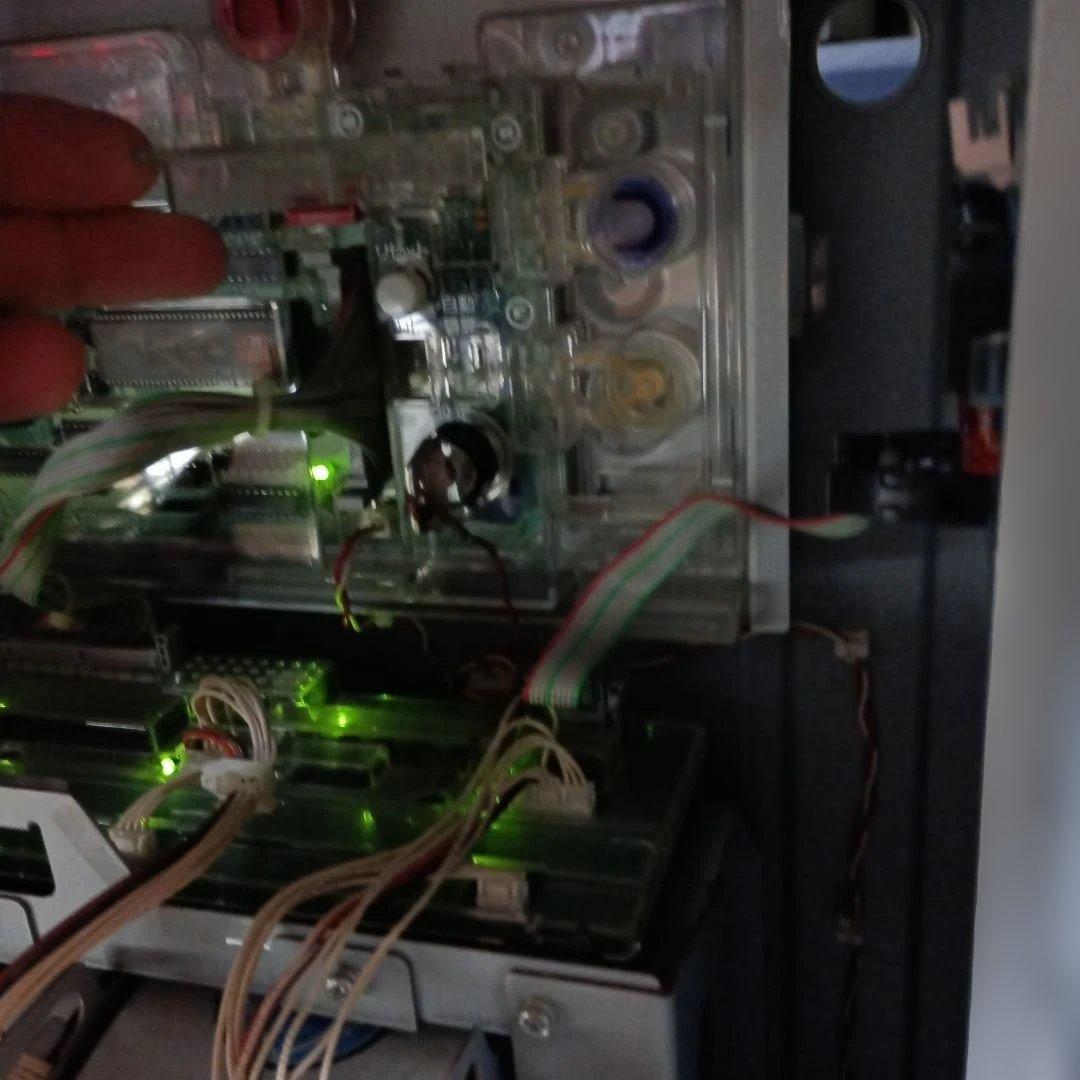 パチスロ 実機 ブラックラグーン メダル使用 - メルカリ