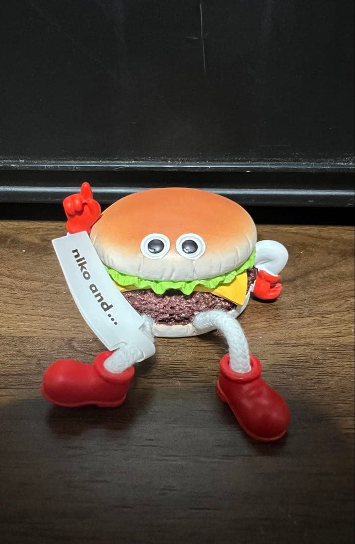 フレーバーズ ニコアンド お座りオブジェ ハンバーガー - メルカリ