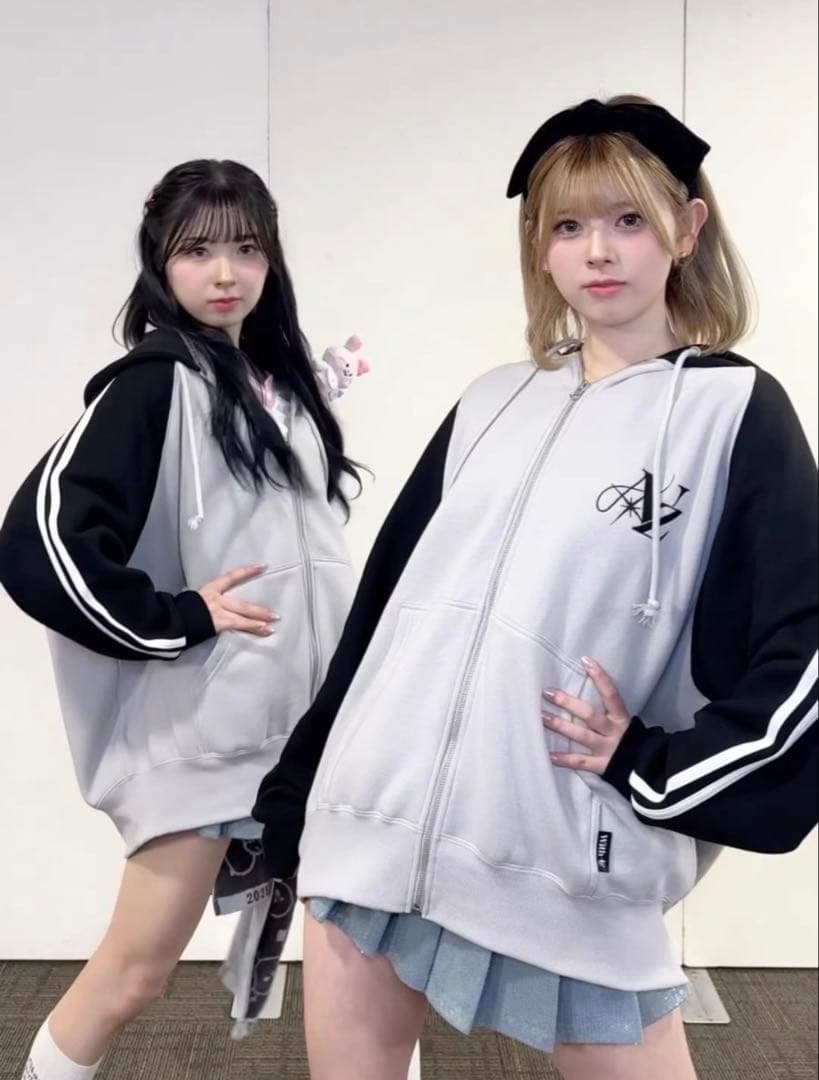 NiziU ジップパーカー AWAKE Lサイズ | Shop at Mercari from Japan