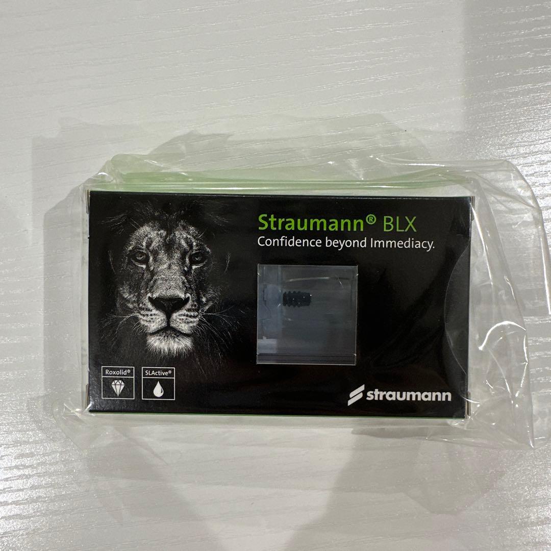 ストローマン Straumann BLX インプラント