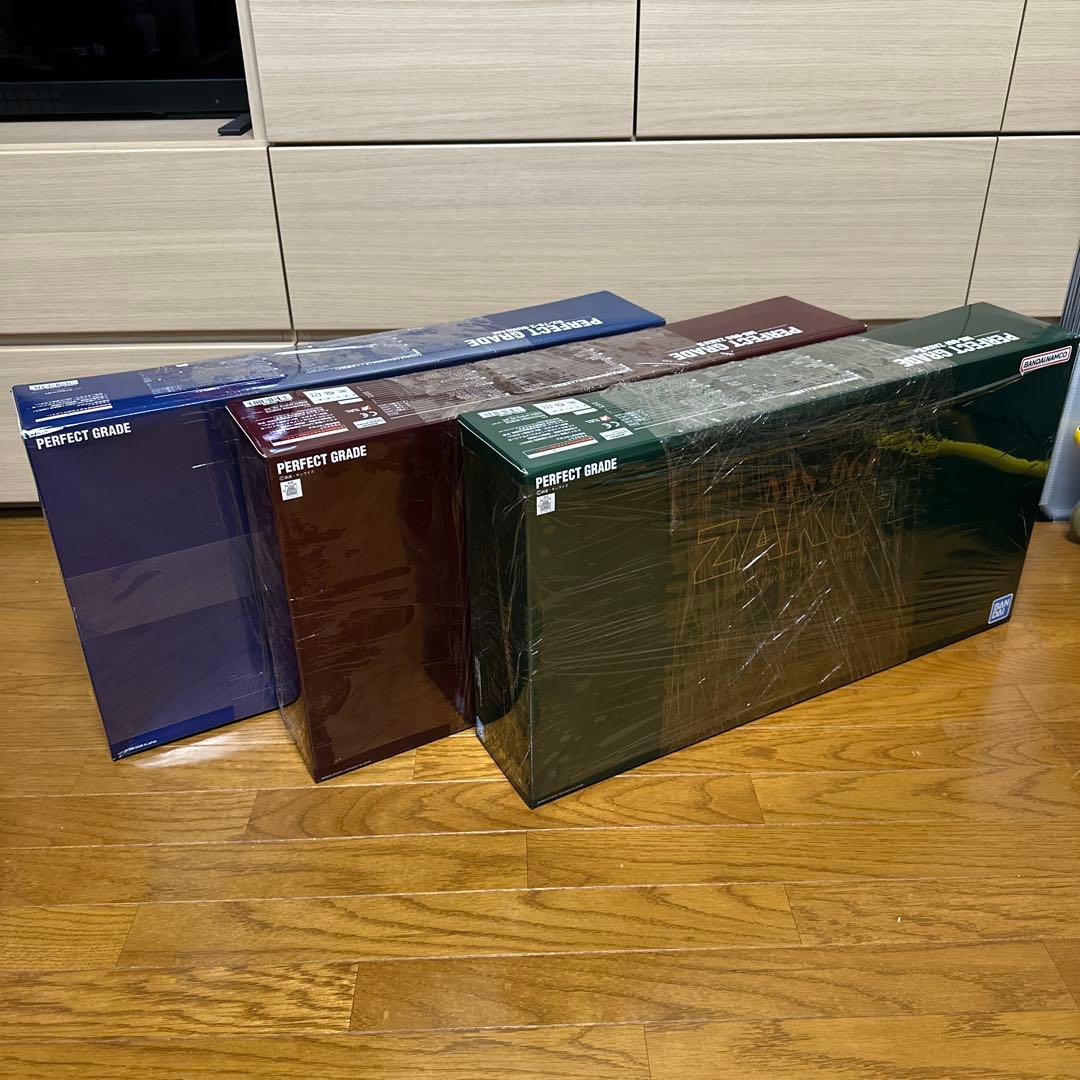 PG ガンダムRX-78 シャア専用ザク 量産型ザク 3体セット