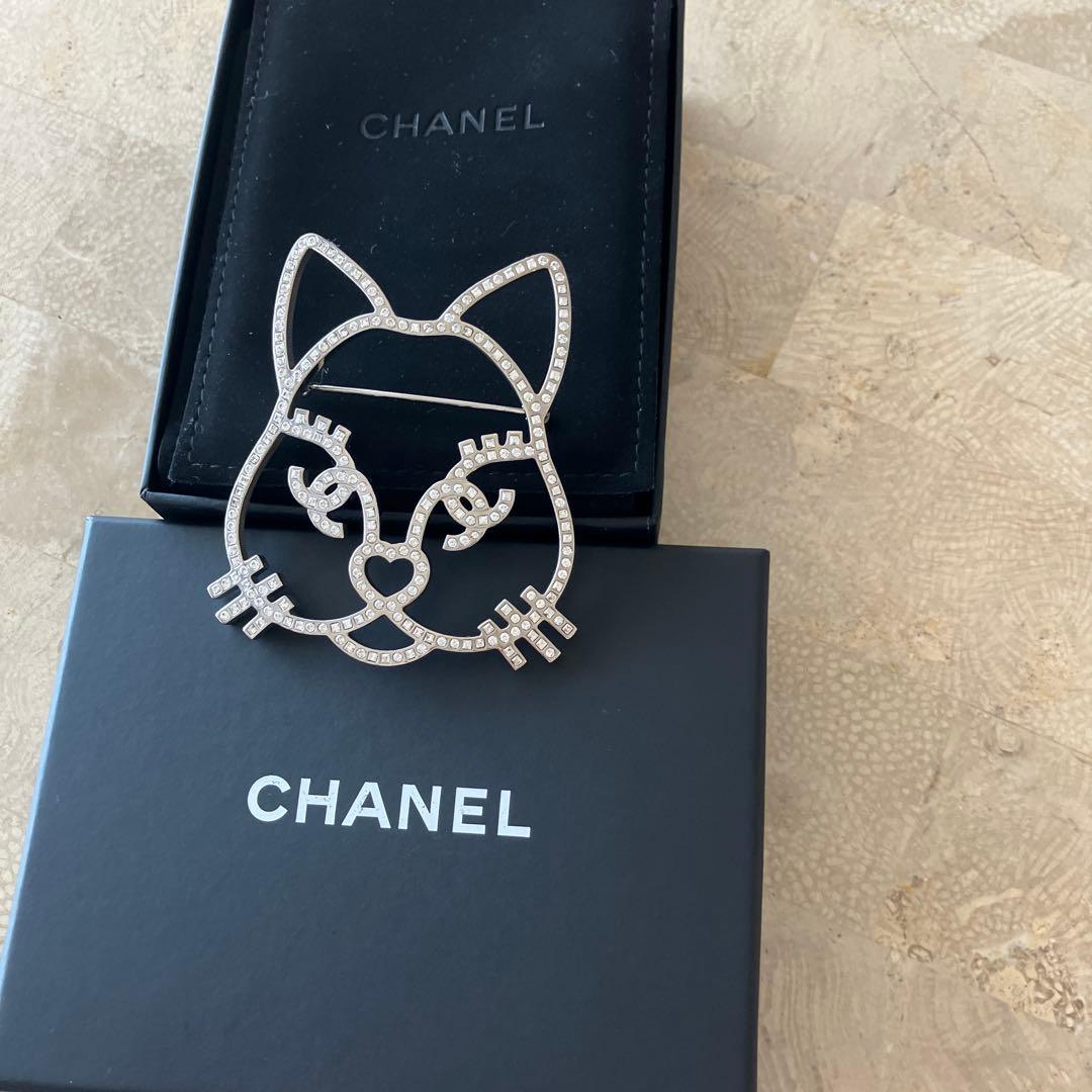 シャネル　ブローチ　シュペット猫