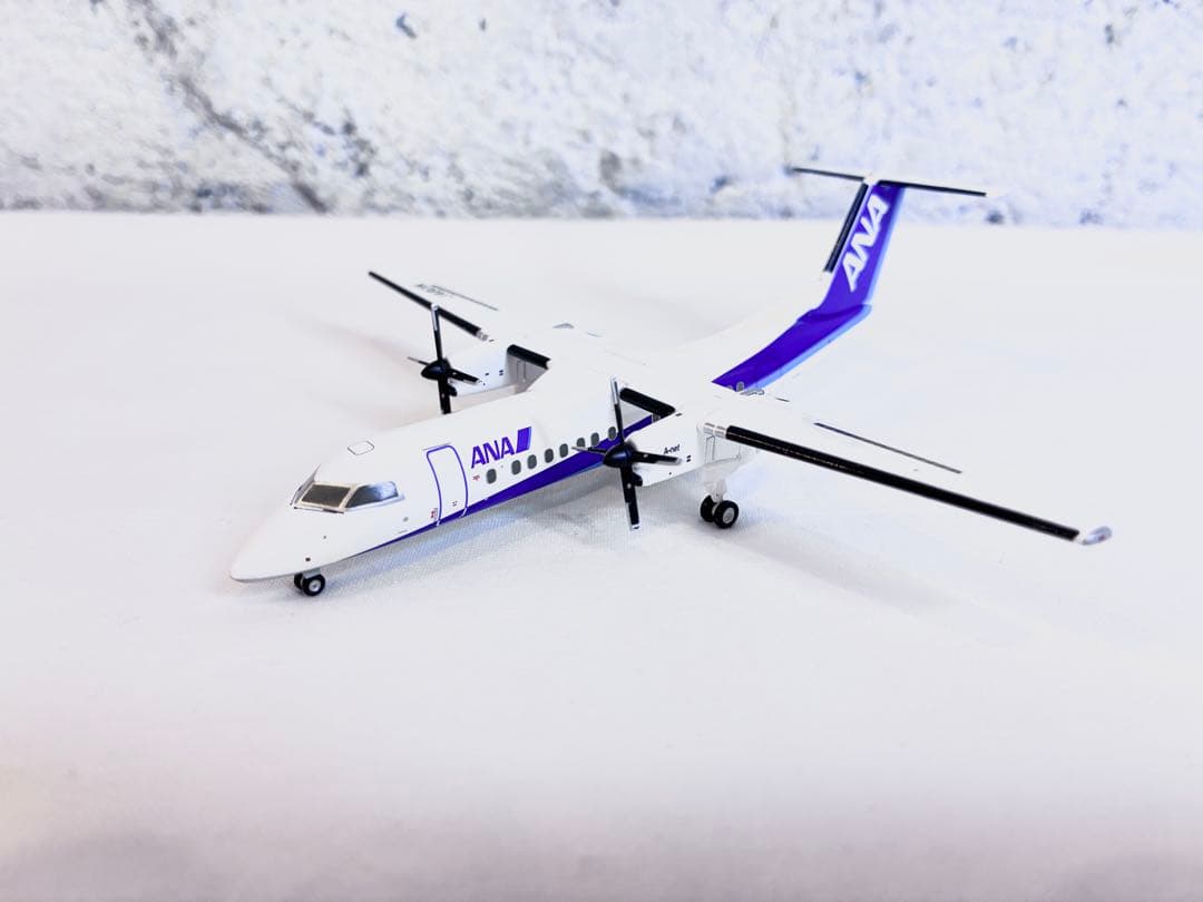 ANA DHC-8-300型 JA801K ボンバルディア 1:200・Q300 - メルカリ