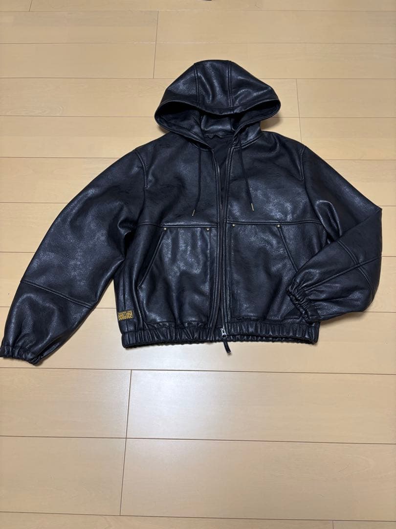 ZARA フェイクレザーフーデッドジャケット　Lサイズ ZARA］フェイクレザー フーデッド ジャケット (ZARA/レザージャケット