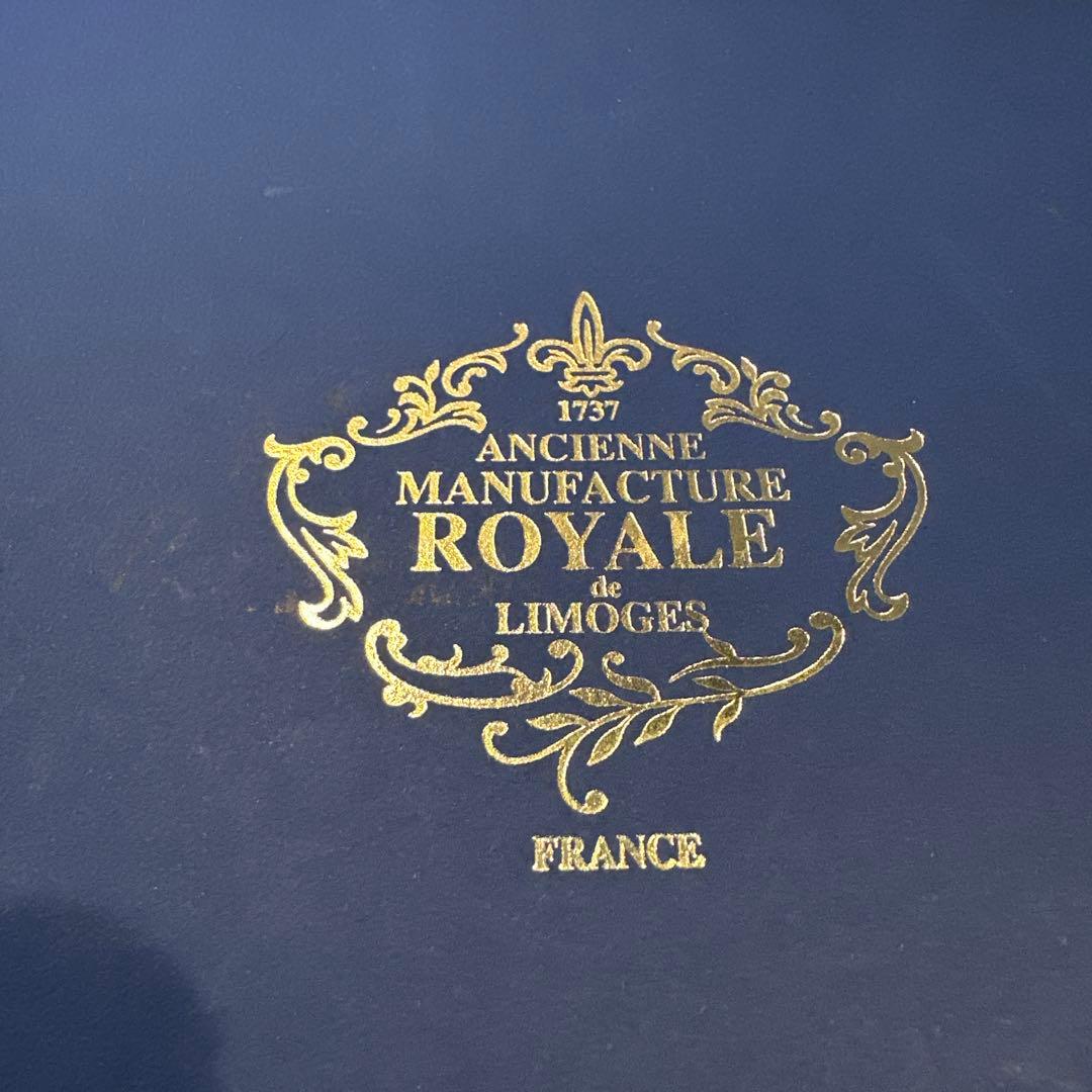 ロワイヤルリモージュ 真珠とヤグルマギク21cm 専用お箱付き - メルカリ