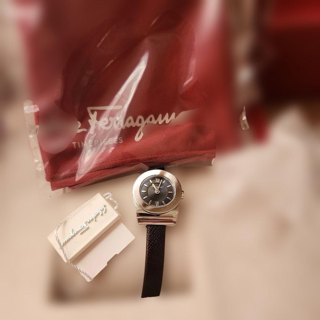FERRAGAMO　ガンチーニ　腕時計