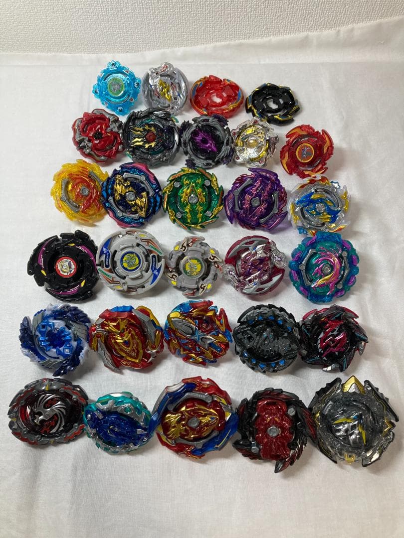 ベイブレードバーストまとめ売り スタジアム+ベイ27個＋ランチャー6個