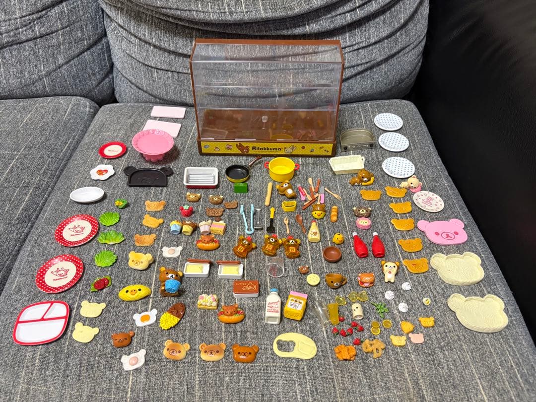 リラックマ　ショーケース　小物セット