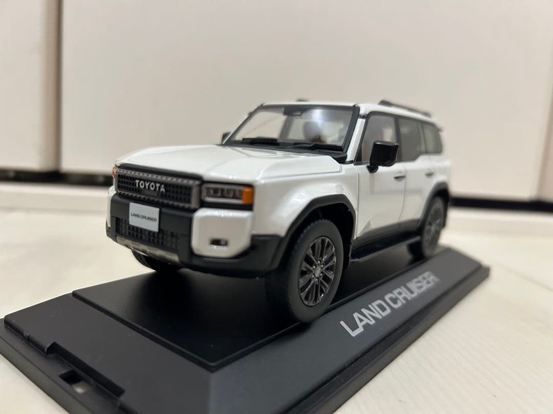 希少 トヨタ ランドクルーザー 250 1/30 カラーサンプル ホワイト