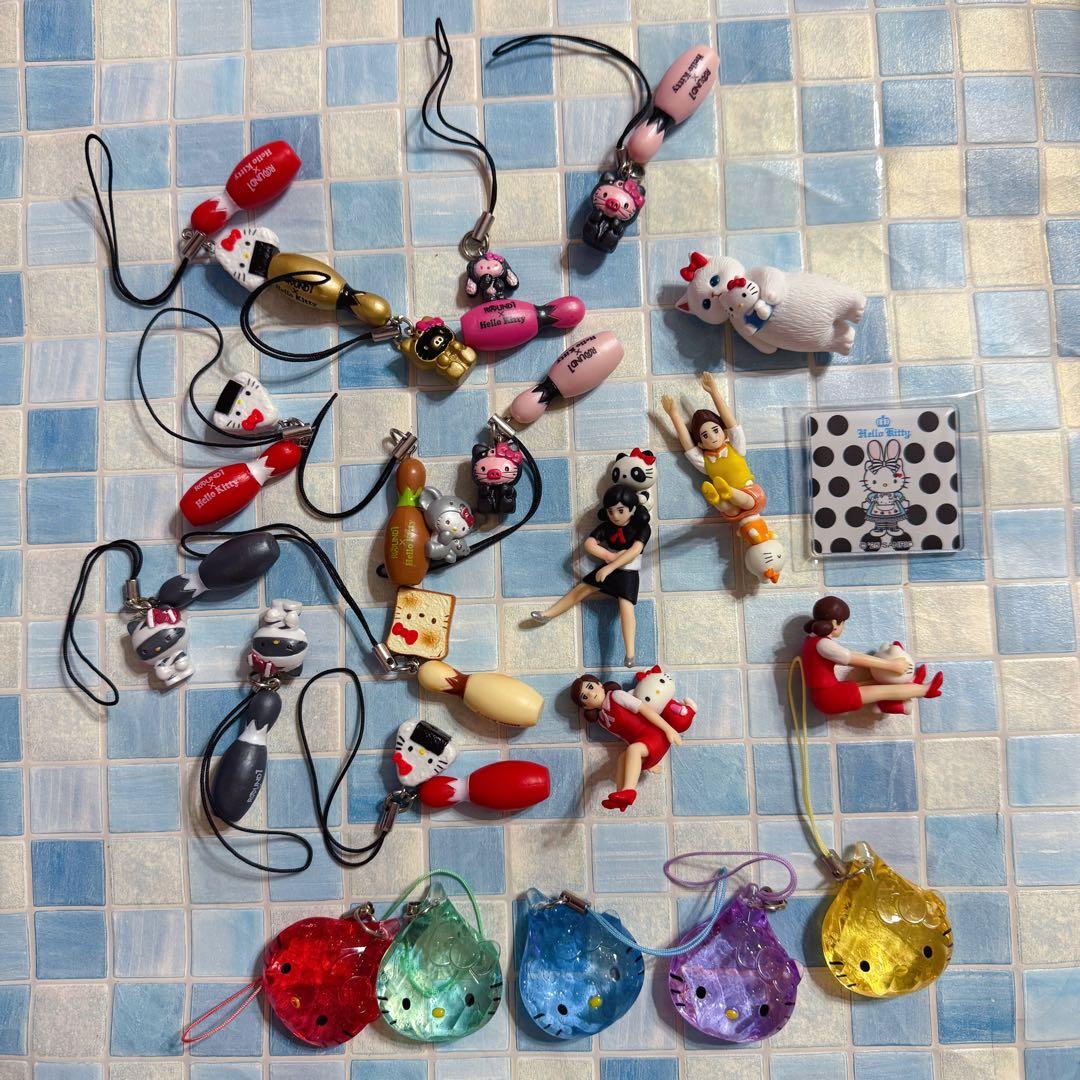 サンリオ　ハローキティ　ストラップ　根付け　フチ子　クリスタル　モフサンド