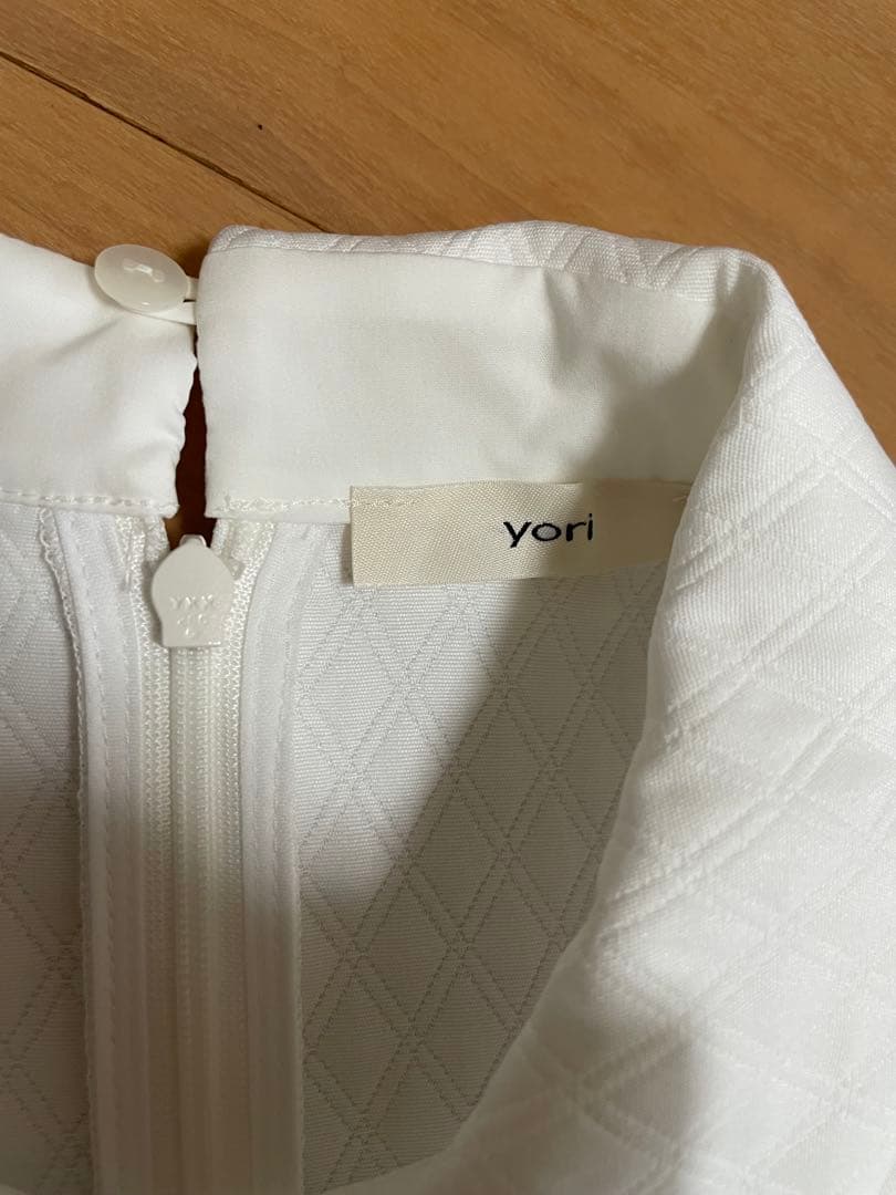 yori キルトライクボリュームブラウス ホワイト - メルカリ