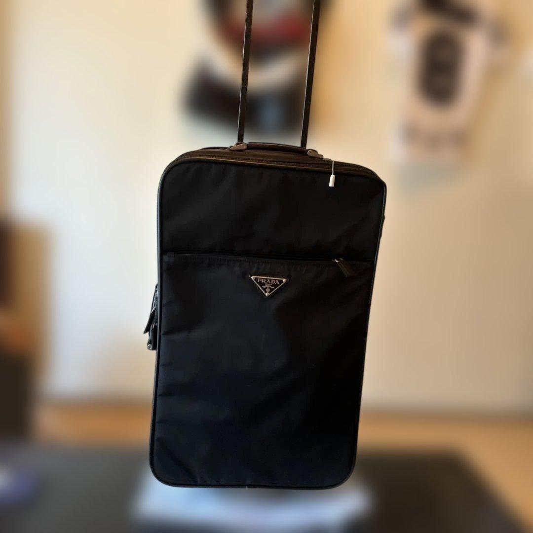 PRADAキャリーバックＶ142黒ナイロン旅行。サクランボさん専用商品。