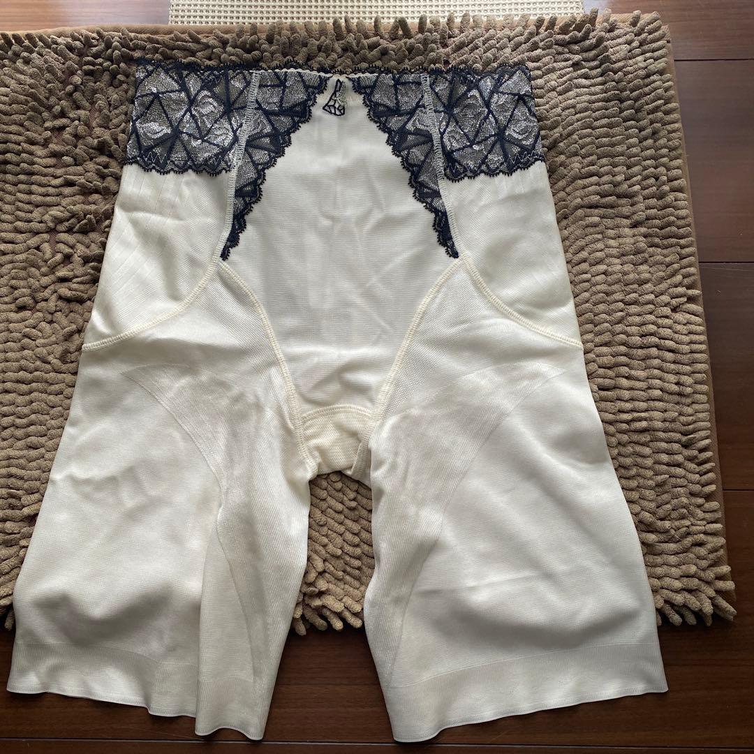 今週末限定で、お値引きしてます！！マルコ新品未使用！！カーヴィシャスカレス限定色 マルコ カーヴィシャス 限定カラー - メルカリ