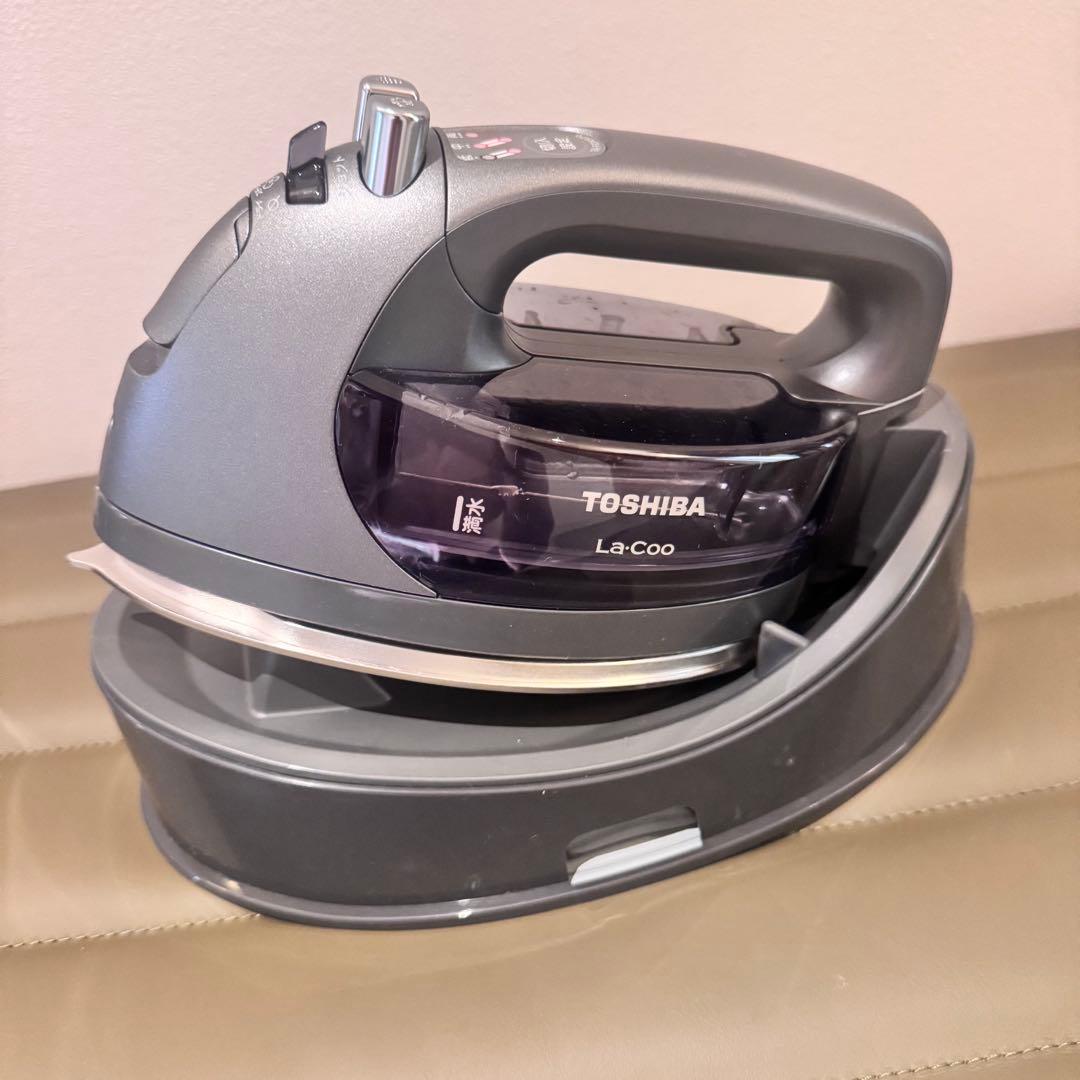 TOSHIBA コードレススチームアイロン TA-FDX970