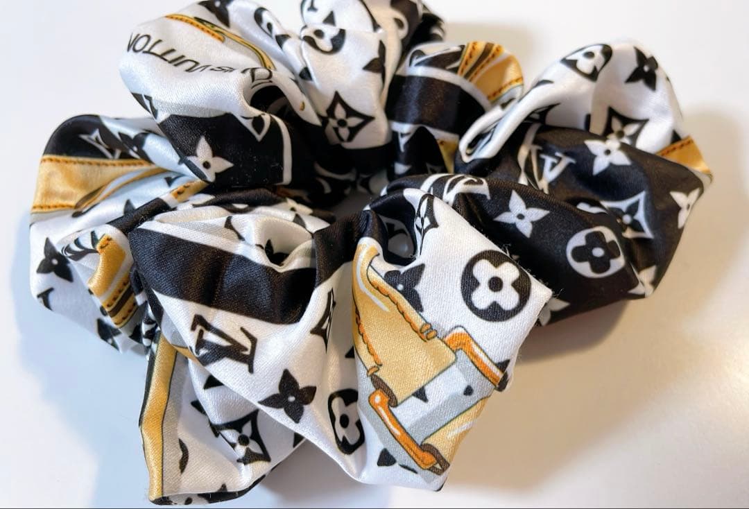 ノベルティ ルイ・ヴィトン シュシュ - メルカリ