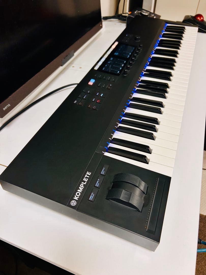 NI KOMPLETE KONTROL S61 MK2 MIDIキーボード