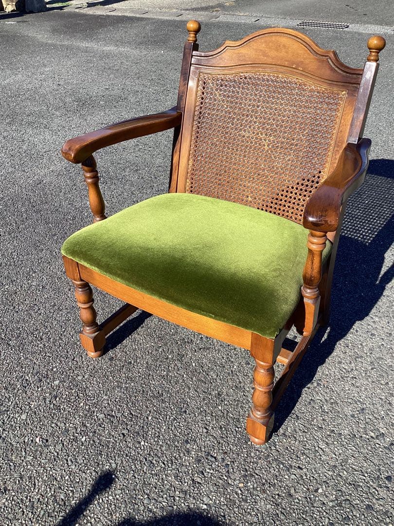 千葉県鴨川発　②オールドカリモク　Karimoku　チェア　肘掛け付き