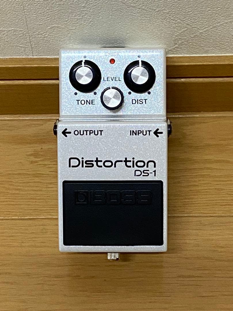 BOSS Distortion DS-1WHパールホワイト限定品