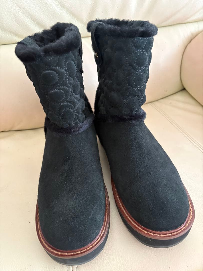 コーチ　ファー付き黒スエードショートブーツ