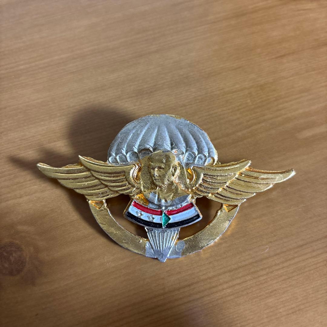 実物 アサド政権 シリア軍 陸軍 空挺部隊 バッジ 楽天市場】自衛隊 グッズ 第1空挺団 習志野 陸上総隊 ピンバッチ