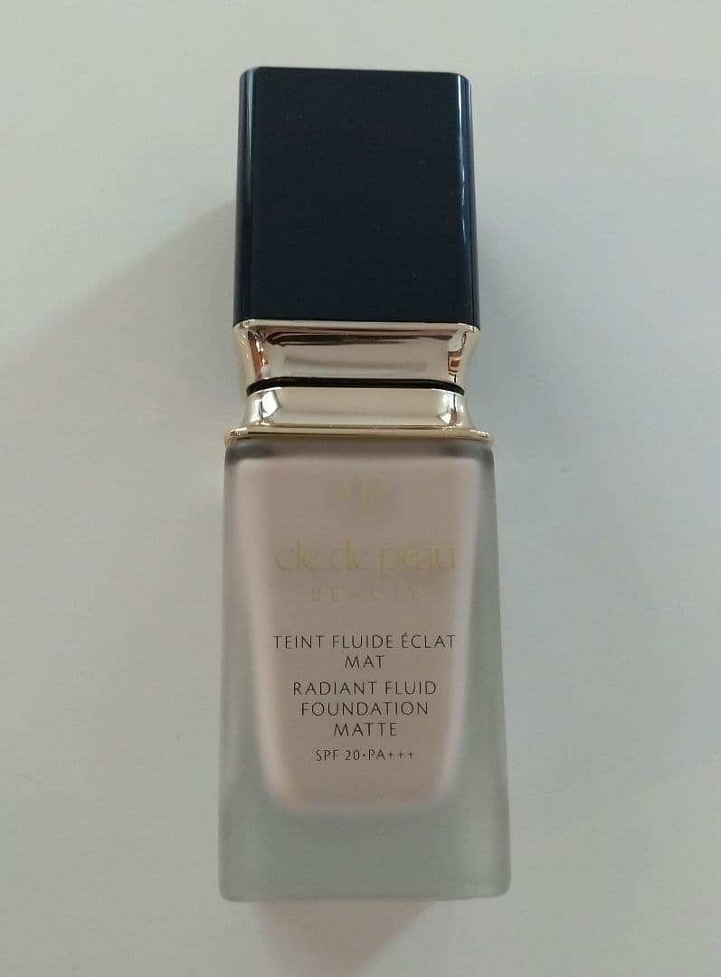 クレ・ド・ポー ボーテタンフリュイドエクラ マットオークル00