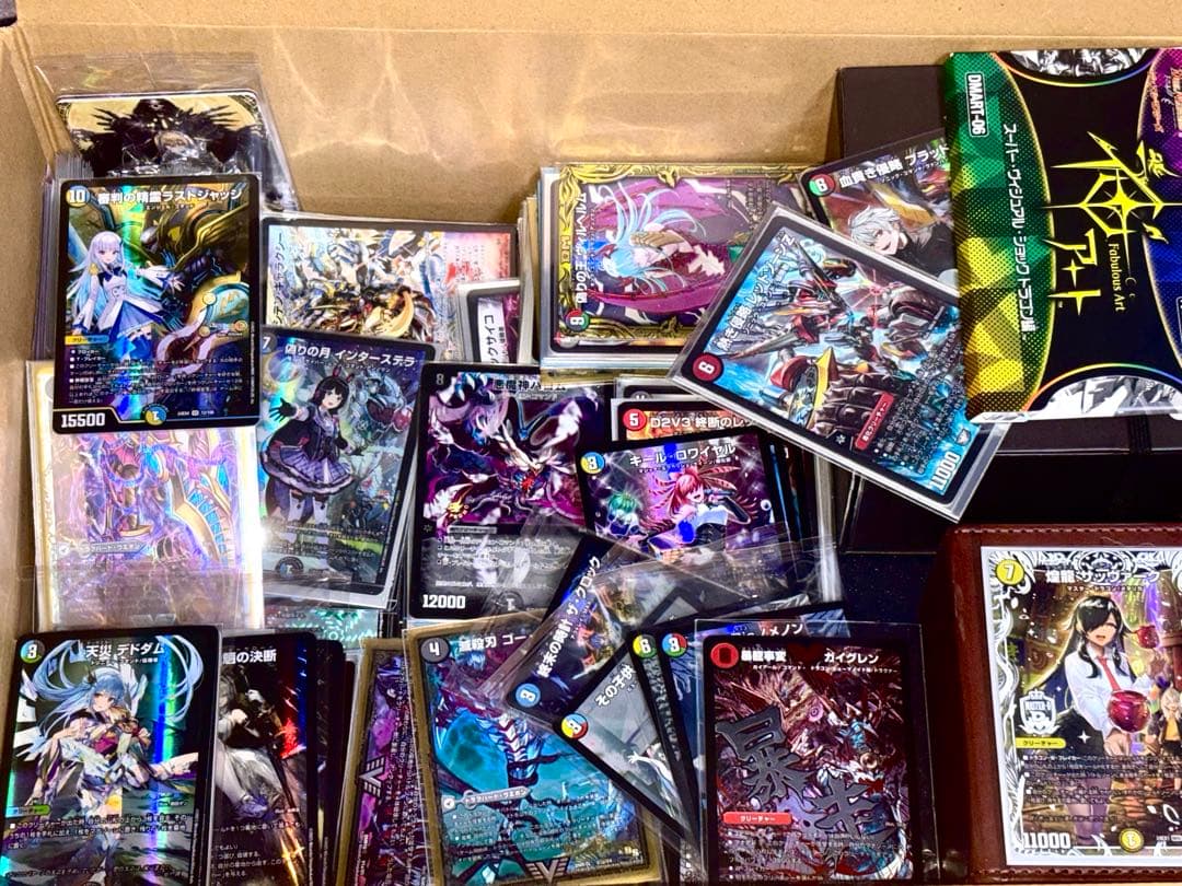 デュエマ引退品 ノーマル汎用VR以上約1000枚 インナーオーバーキャラスリ多数 デュエマ引退品 ノーマル汎用VR以上約1000枚 インナーオーバー