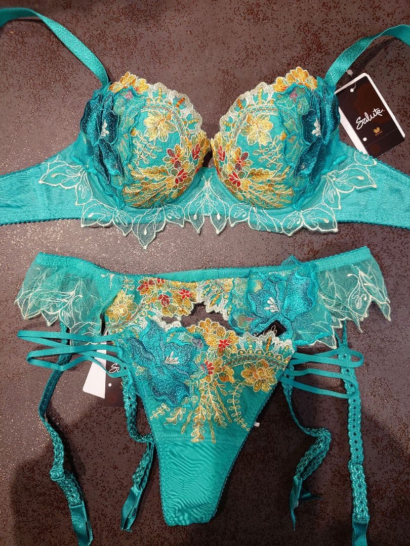 サルート✨️レア✨️3点セットＤ６５　⑱