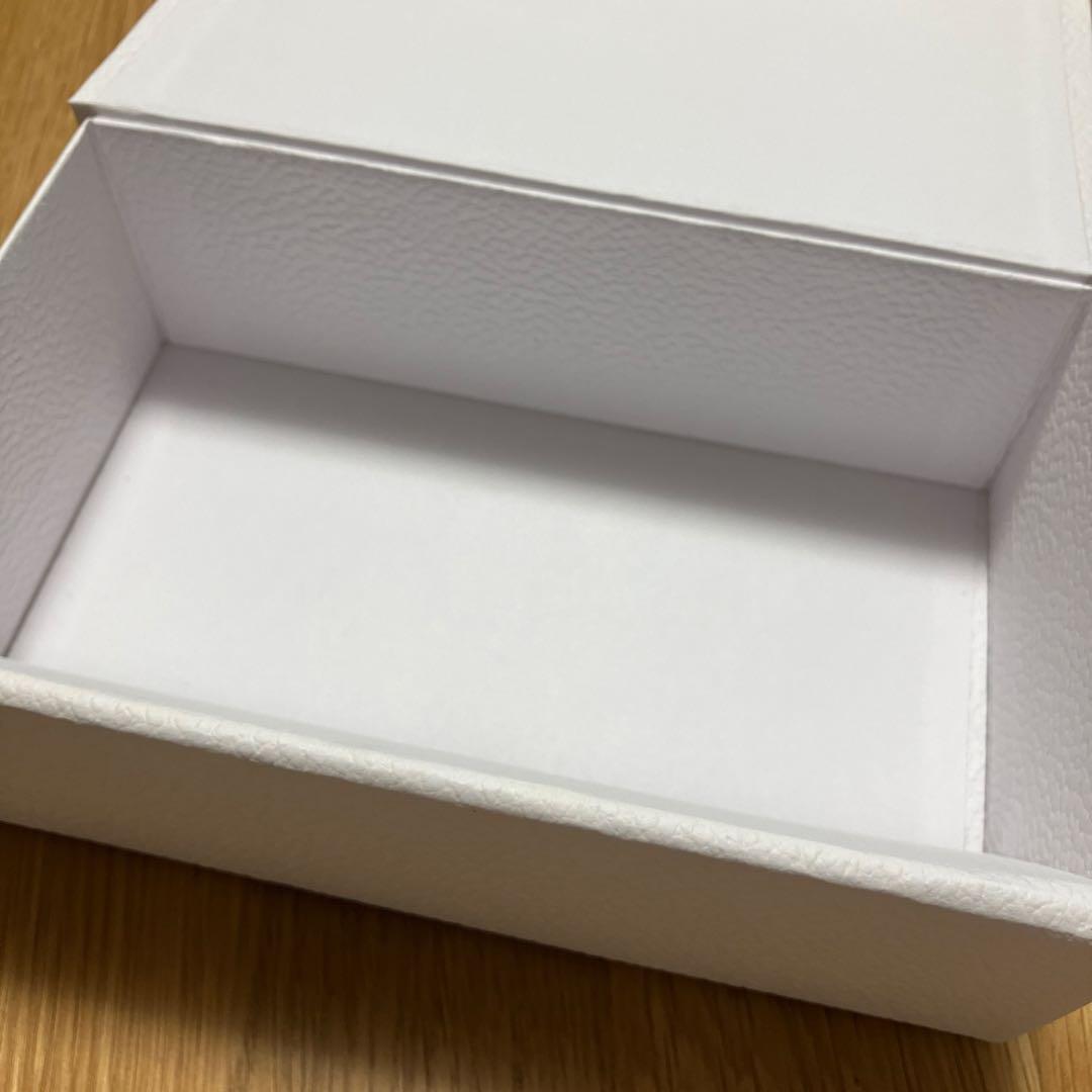 Dior空箱 マグネット付き ギフトボックス ディオール - メルカリ
