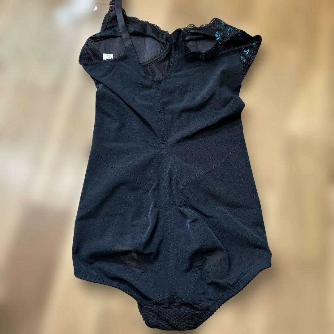 新品タグ付きダイアナボディスーツB85L ラスクコレクション補正下着