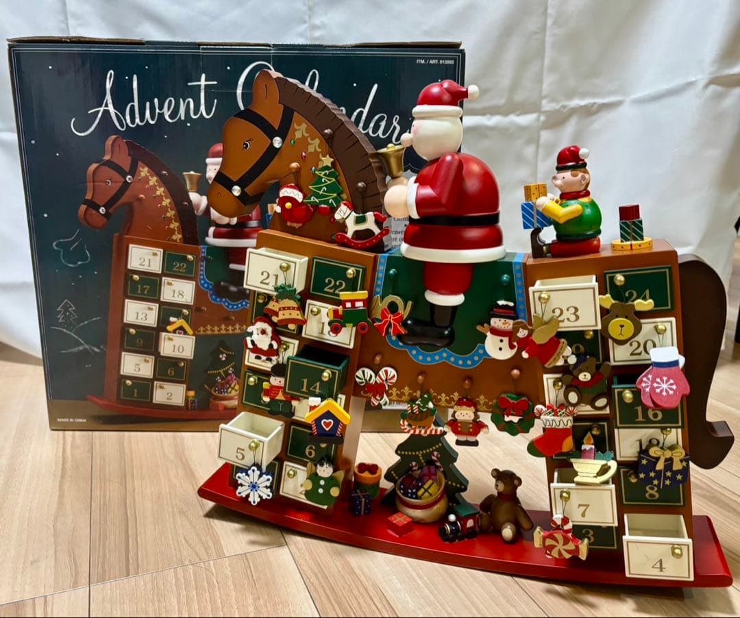 【新品】コストコ　木製アドベントカレンダー サンタと馬