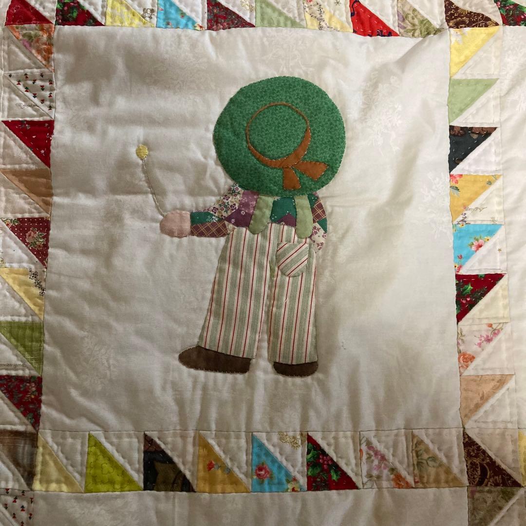 キルト パッチワーク タペストリー スーちゃん ハンドメイド - メルカリ