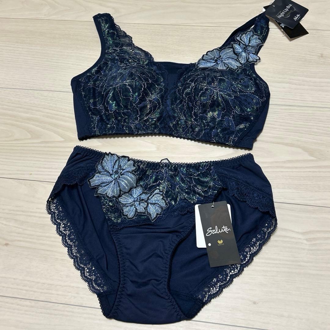 ワコール サルートsaluteナイトアップブラ&ショーツ M 定価11770円