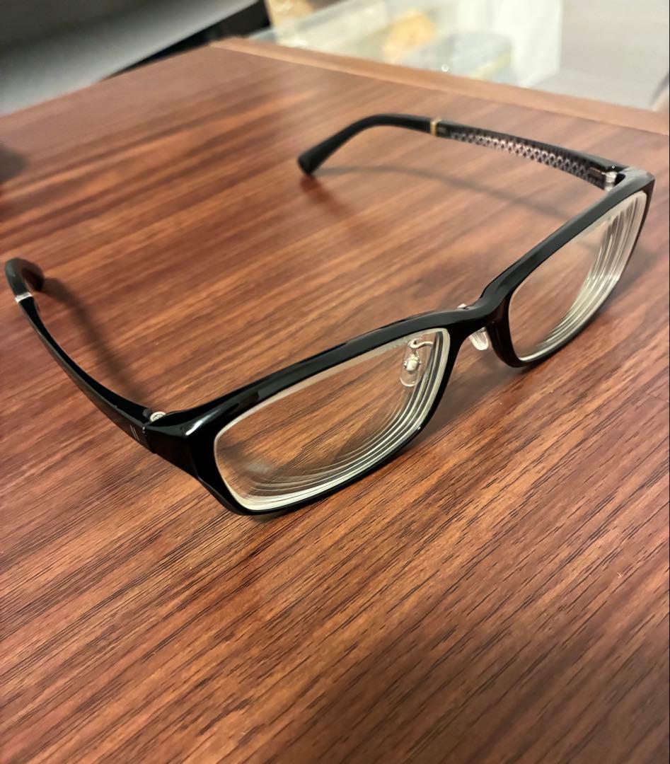 黒縁メガネ(度入り)細身のフレーム