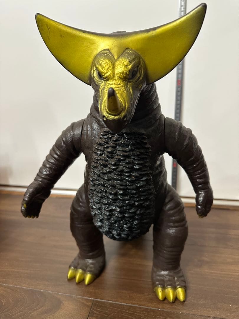 円谷プロ　バンダイJAPAN ゴモラ 全長36センチ②