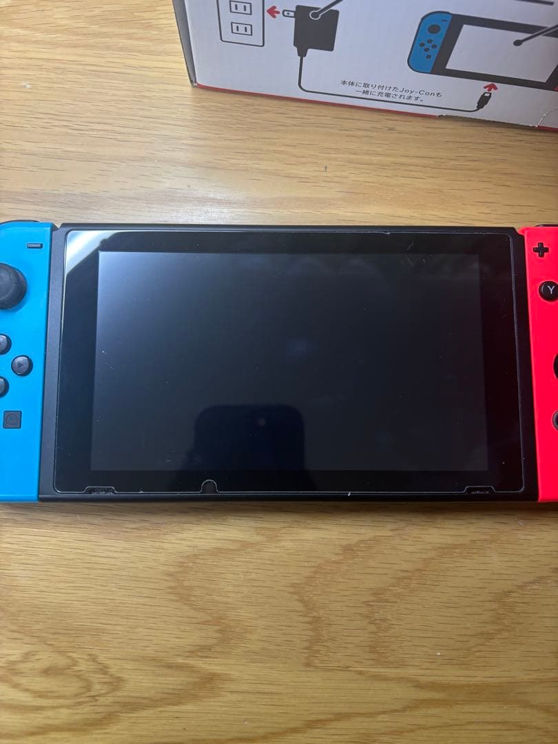 ニンテンドースイッチ　Nintendo switch ジョイコンドック付　本体