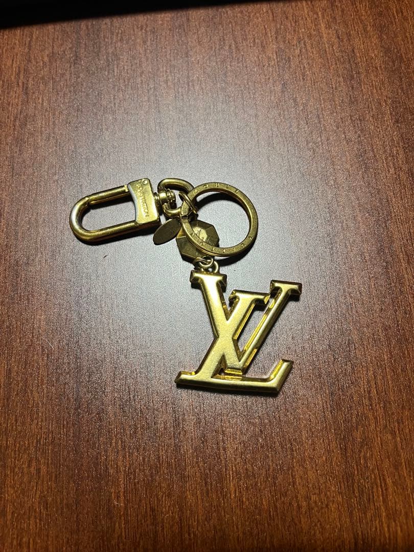 Louis Vuitton ルイ・ヴィトン キーリング LVチャームキーホルダー