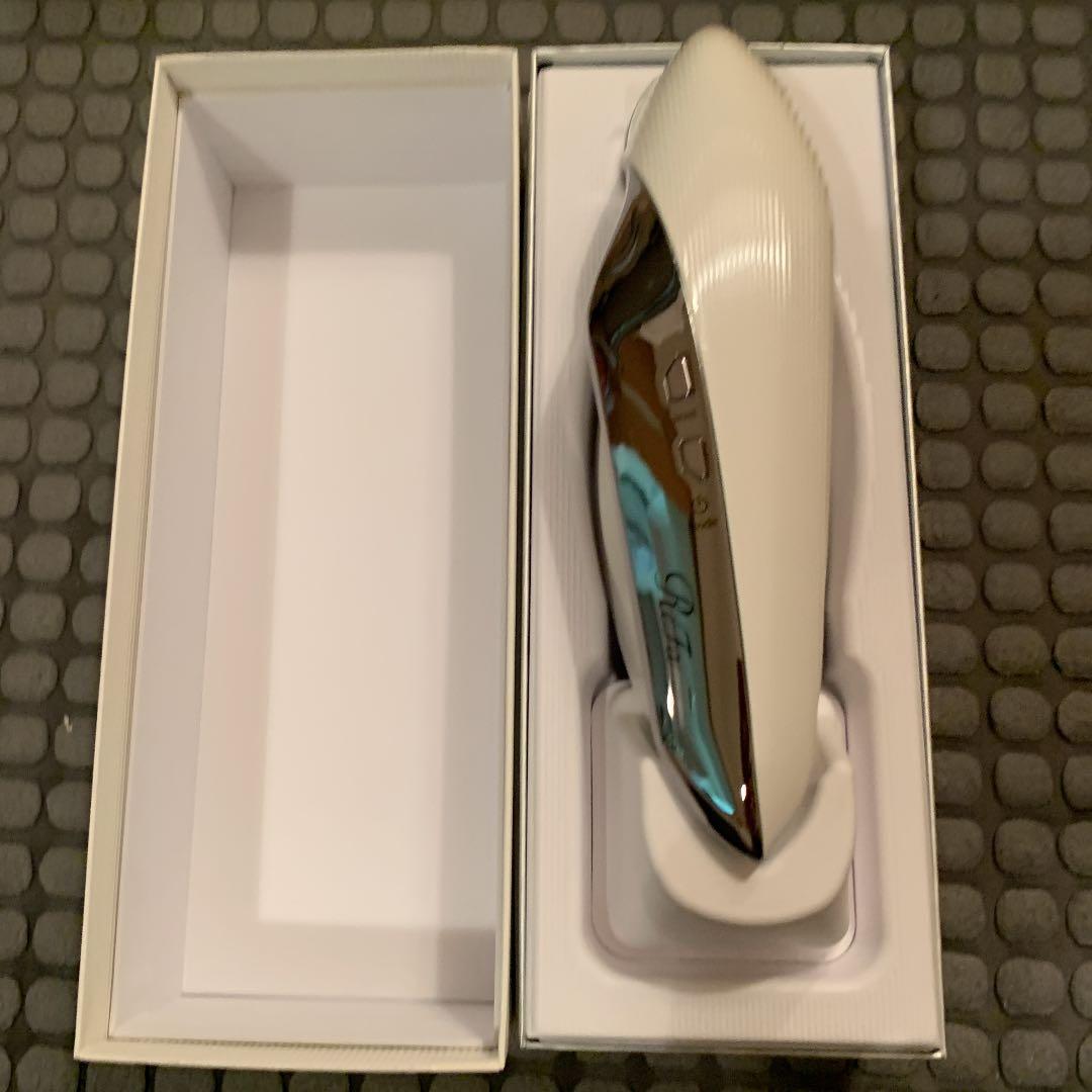 新品　リファ ビューテック　レイズ　美顔器