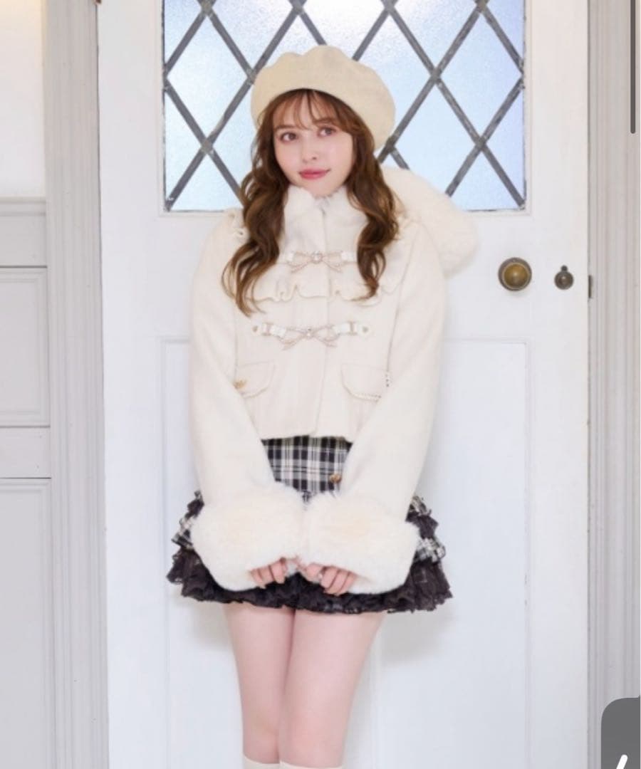 LIZLISA ビジューリボンショートフードコート ホワイト リボン訳あり