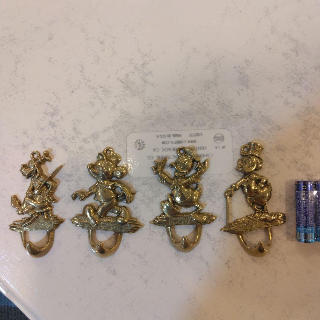 ディズニーキャラクター 壁フック 4個セット　イタリー製