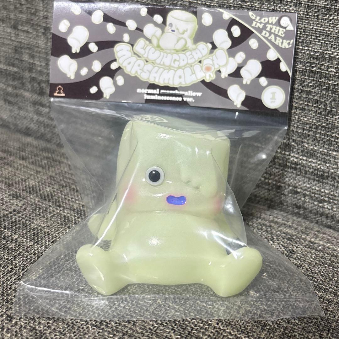 リビングデッドマシュマロ　蓄光　レア