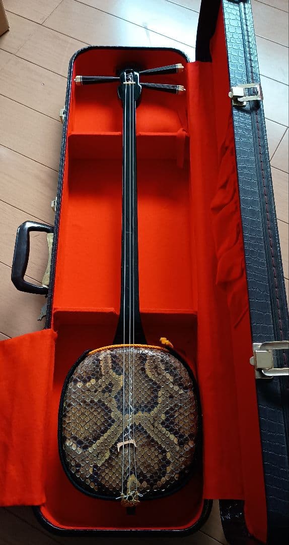 ヘビ皮 三味線本体 3弦 ケース付き