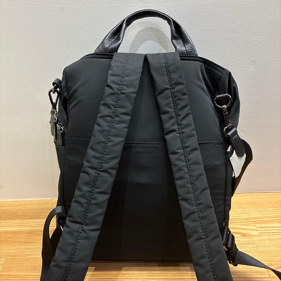 極美品 イアパピヨネ 柄ワイドテープリュック＆ショルダーバッグ